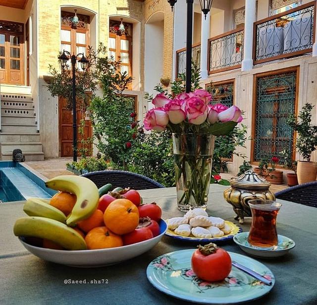 پذیرایی-در-بوتیک-هتل-گلبهار-شیراز
